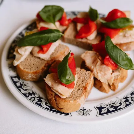 阿尔玛利兹官员乡村酒店 *